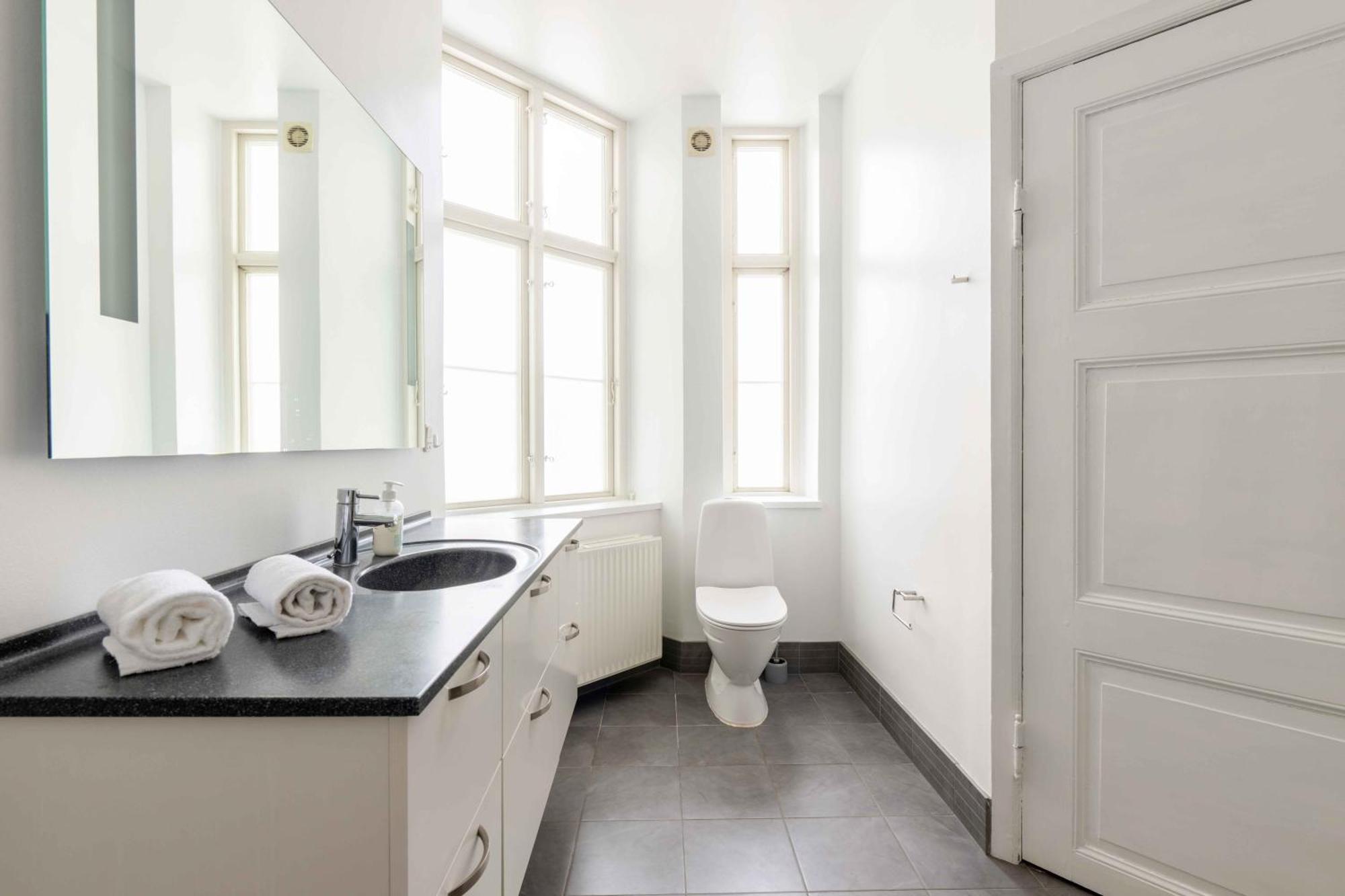Chic Apartment In Vibrant Area By Copenhagen Canals โคเปนเฮเกน ภายนอก รูปภาพ